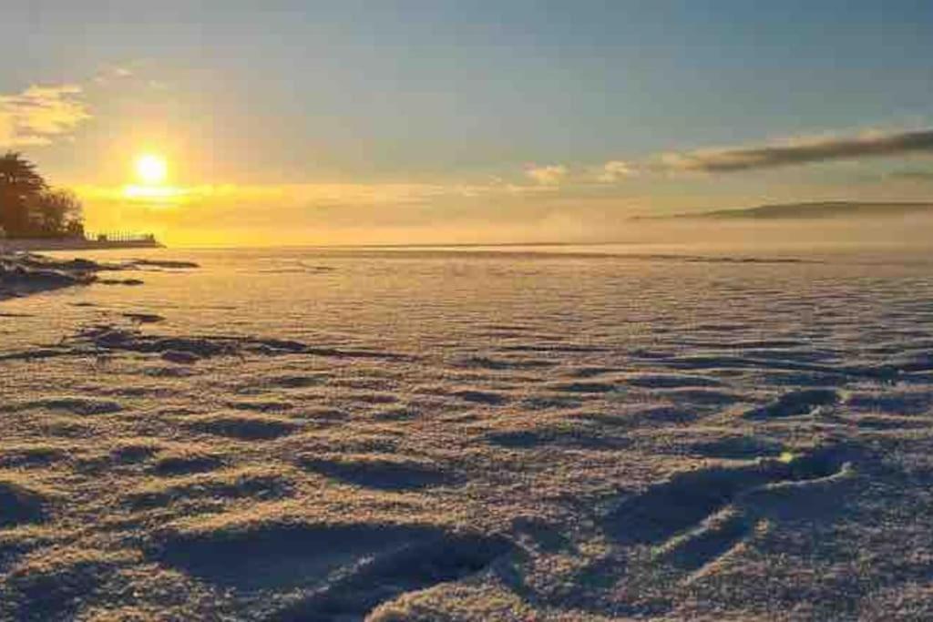 Watersedge Retreat, Views, Sunsets, Dogs Welcome Sandside  Eksteriør bilde